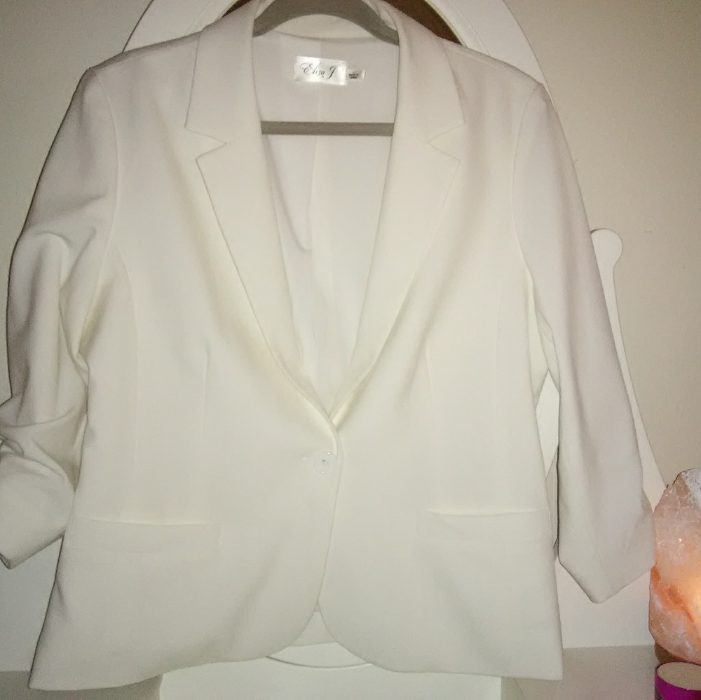Cream one-button blazer